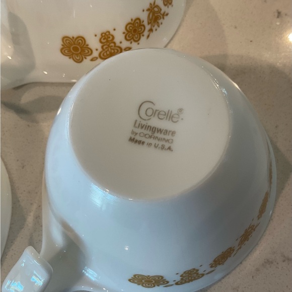Vintage Corelle Set of 4 Golden Butterfly Hook Handle Coffee/Tea//Mugs - Picture 4 of 8